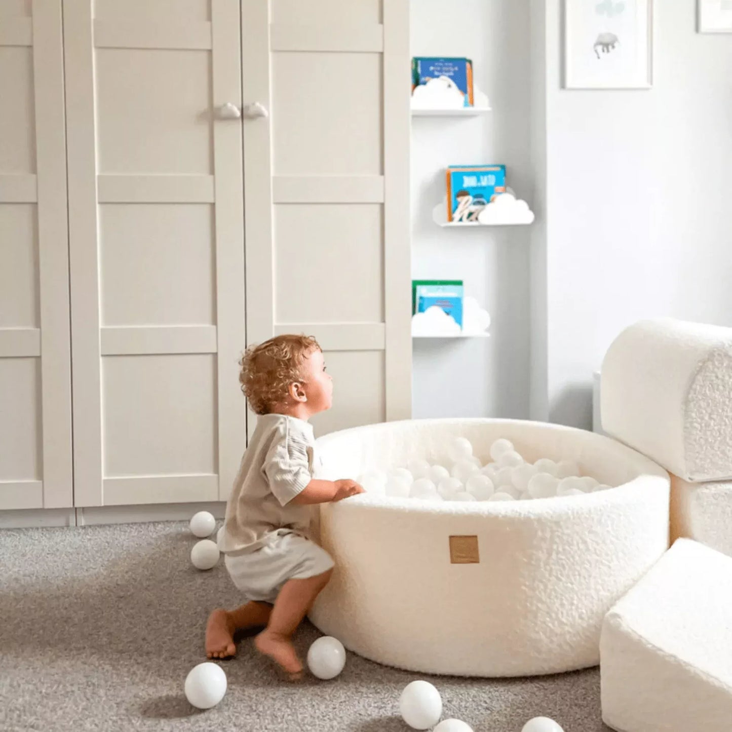 Kamuoliukų baseinas MEOWBABY® apvalus avietinės spalvos – su 200 baltų kamuoliukų